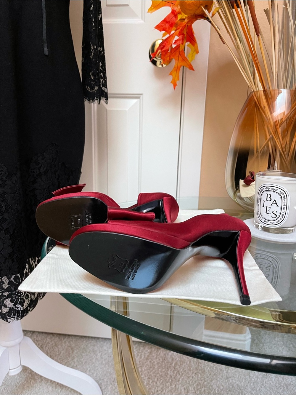 Stuart Weitzman Satin Peep Toe Pumps Size 9 Burgundy Bow Crystal Heels - Picture 13 of 15